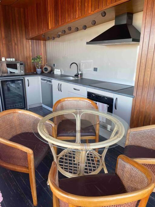 Apartamento Amaroo With A View Set On A 50 Acre Hobby Farm Collinsvale Exterior foto